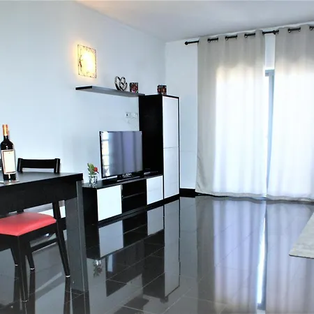 Апартаменты Rocha Tower 12c *