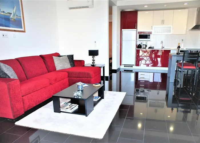 Rocha Tower 12c * 波尔蒂芒